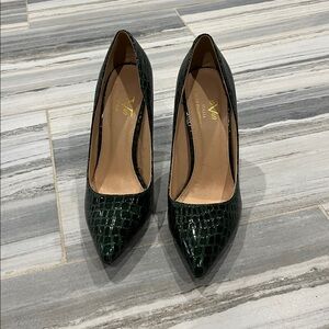 Green Crocodile Pattern Heels